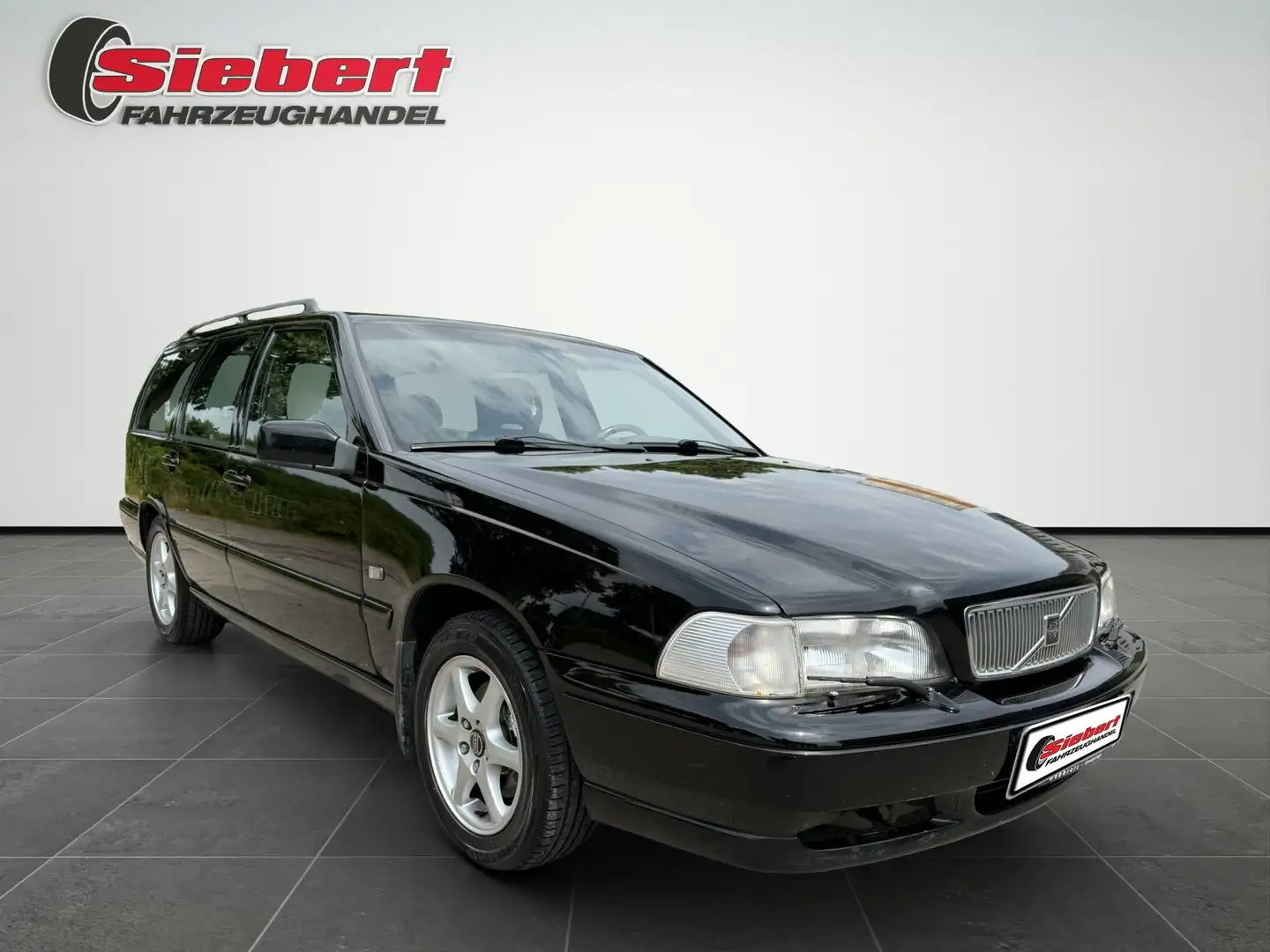 Volvo V70 850 /2.HAND/AUTOMATIK/TÜV*NEU/*TOP* Schwarz - 1