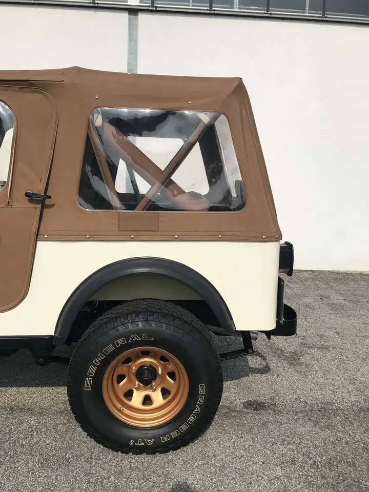Jeep CJ-7 Golden Eagle, foto 3
