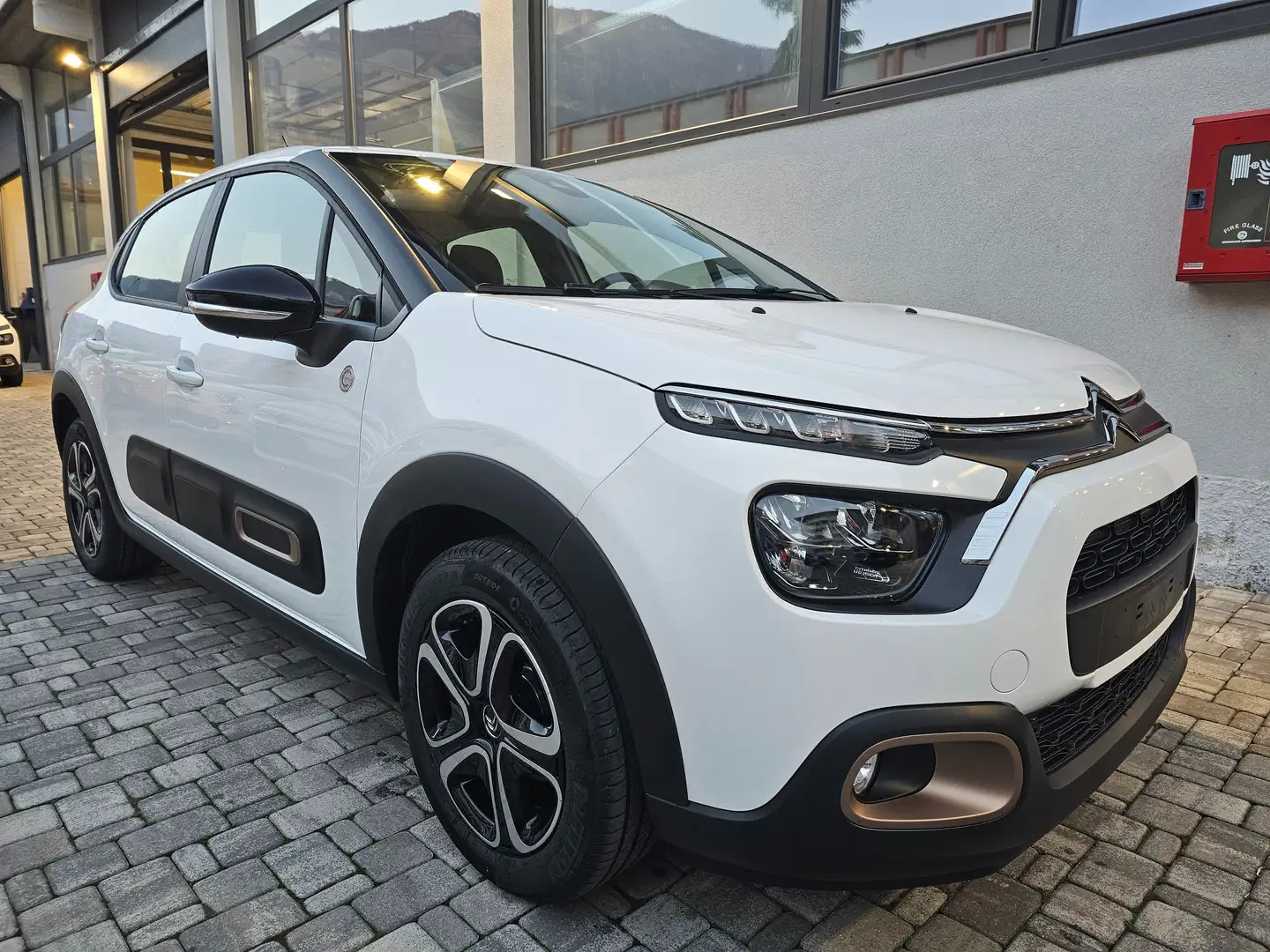 Citroen C3 C-SERIES PureTech 83+WINTER PACK Bianco - 1