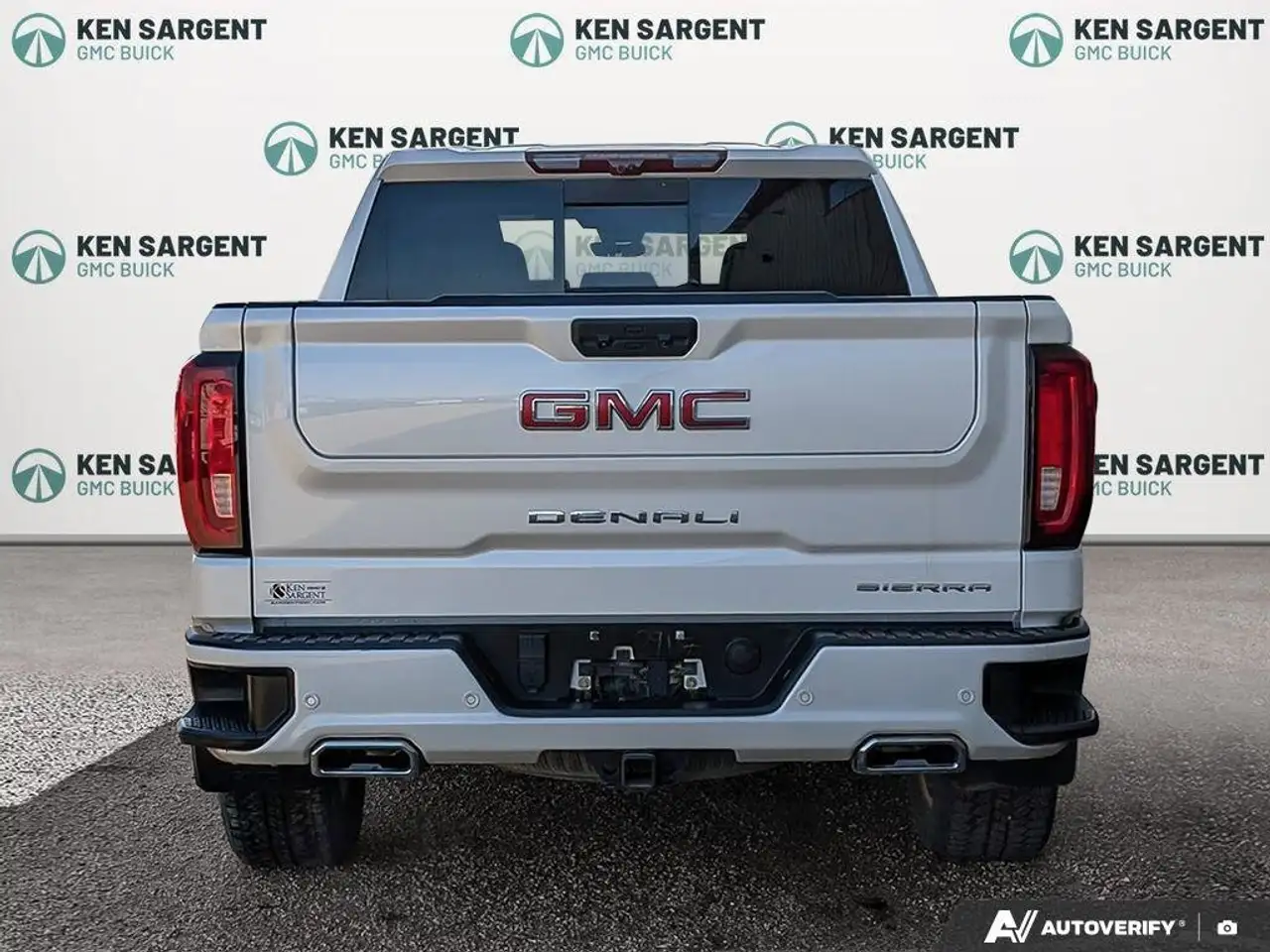 GMC Sierra 1500 снимка GMC Sierra 1500
