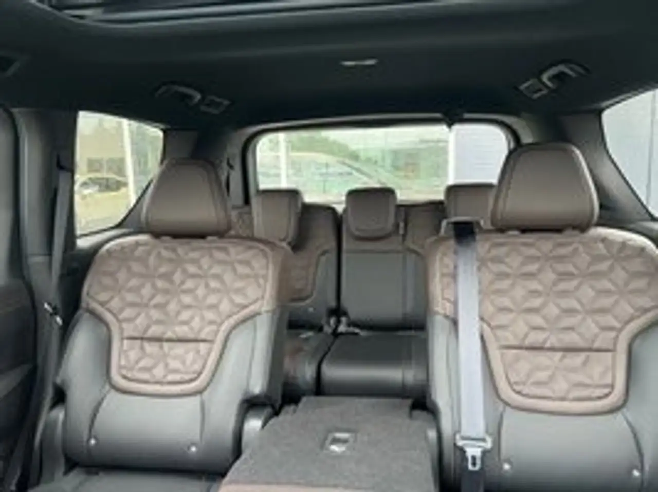 Nissan Armada снимка Nissan Armada