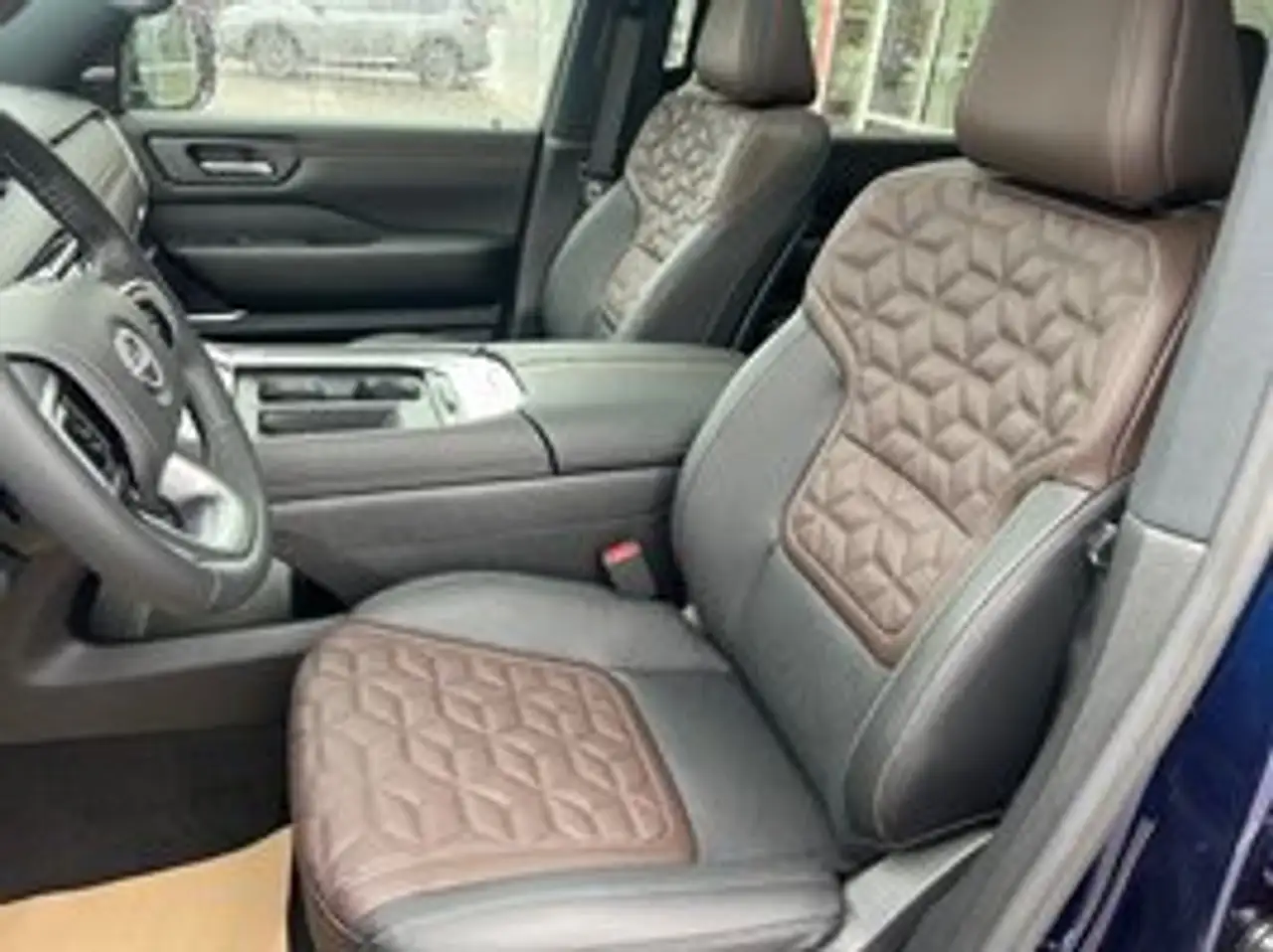 Nissan Armada снимка Nissan Armada