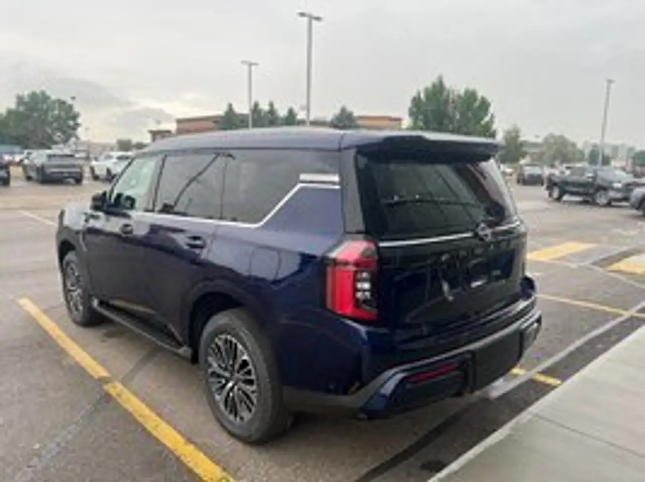 Nissan Armada снимка Nissan Armada