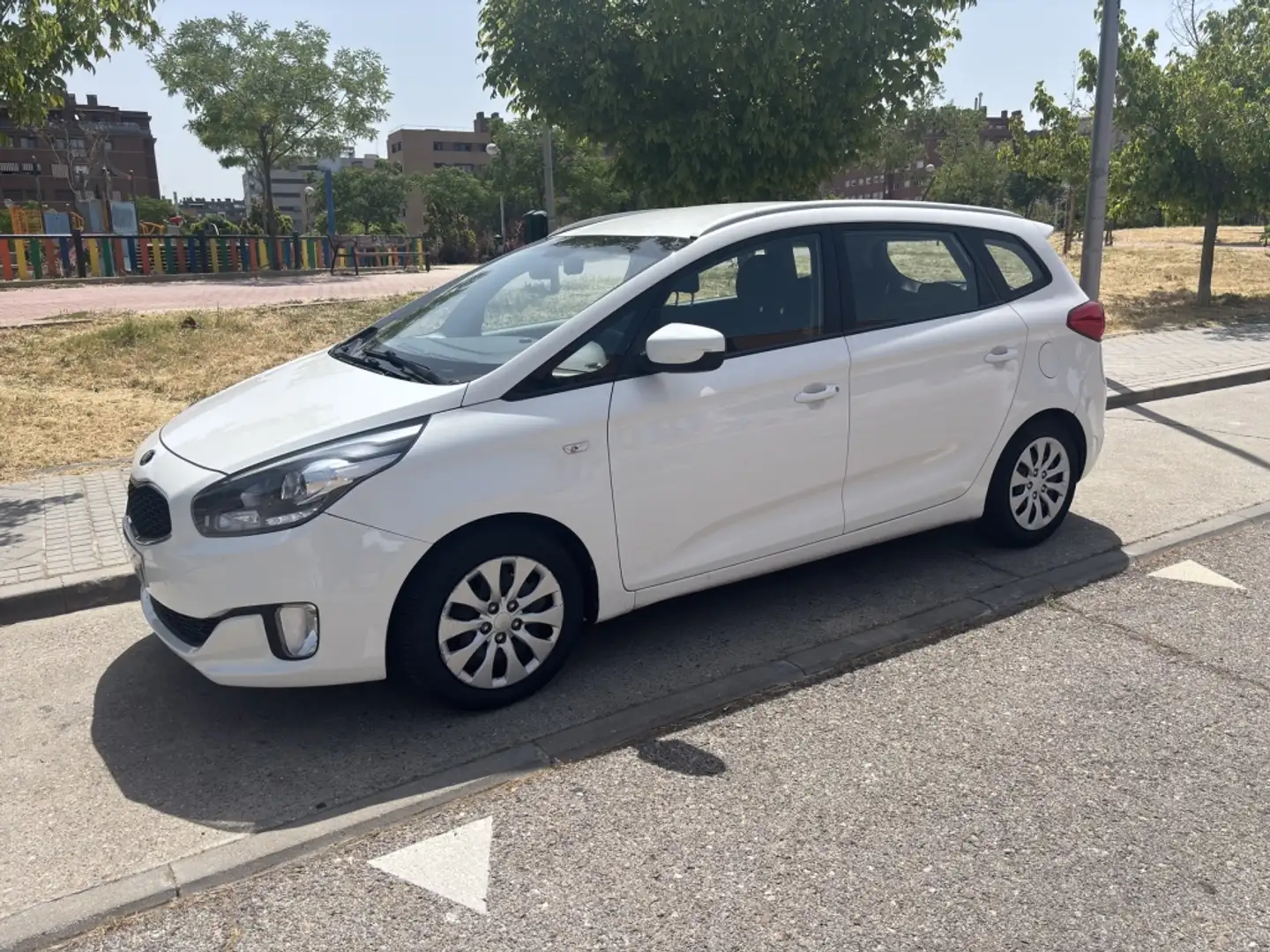 Kia Carens 1.7CRDi Eco-Dynamics Drive 115 Blanc - 1