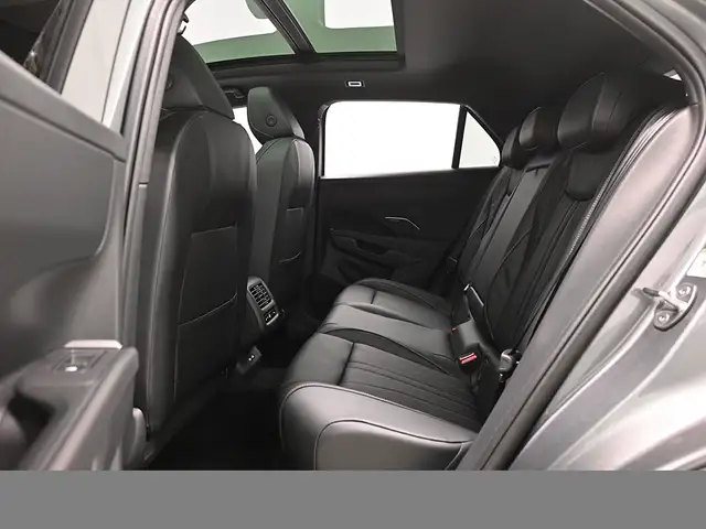 Volkswagen T-Roc view 12