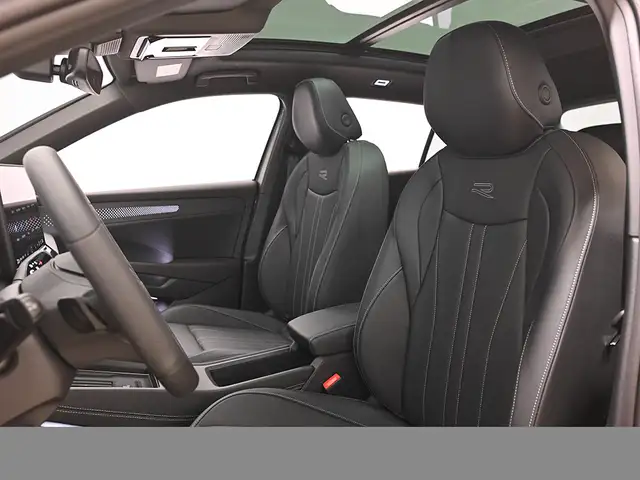 Volkswagen T-Roc view 9