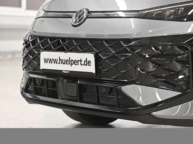 Volkswagen T-Roc view 6