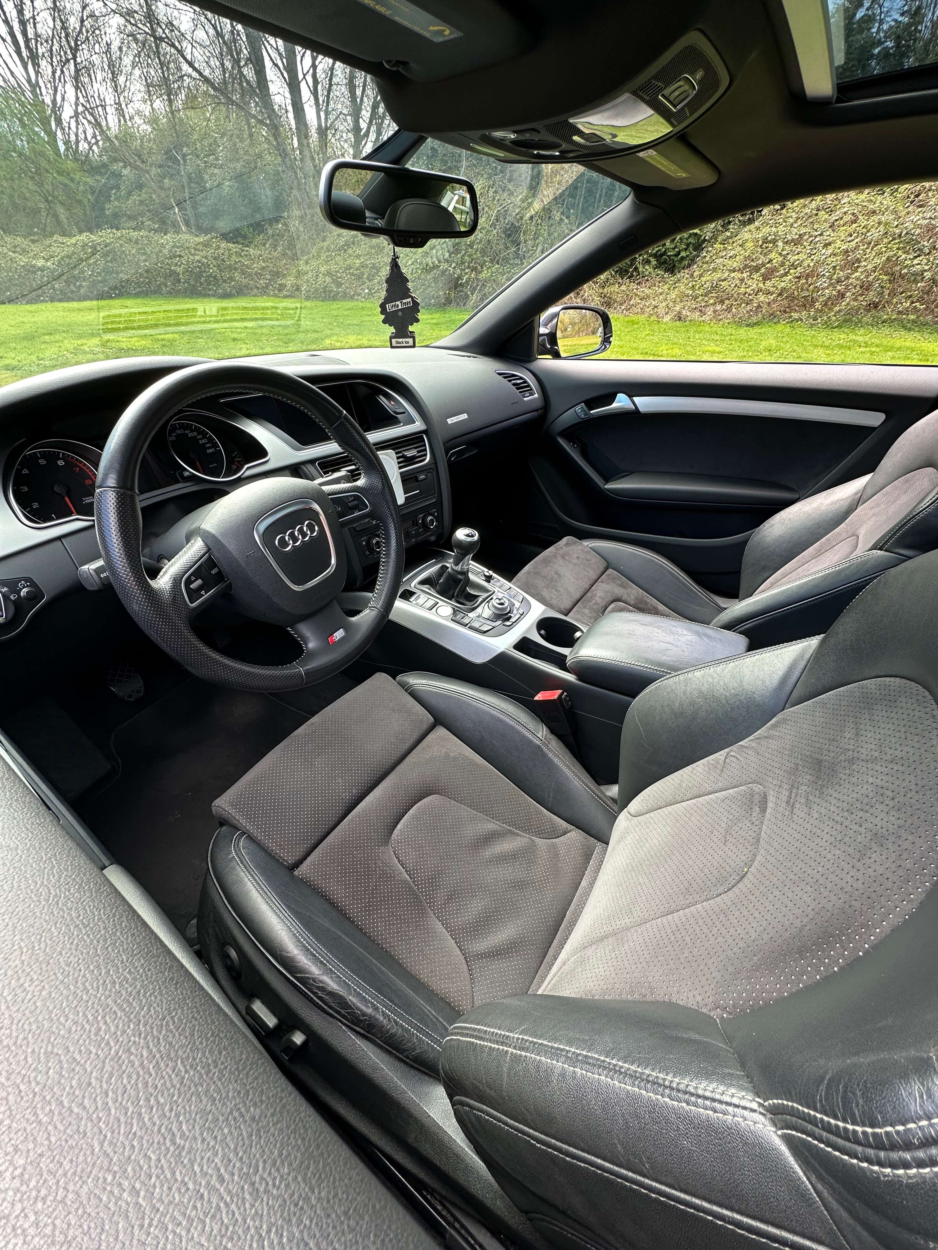 2011 Audi A5 Premium Plus alt 2