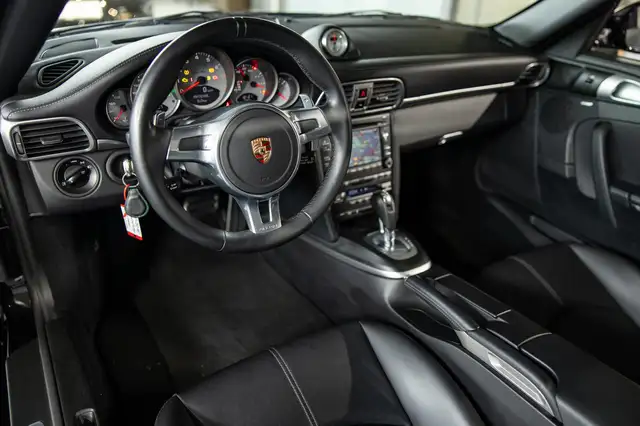 Porsche 911 view 14