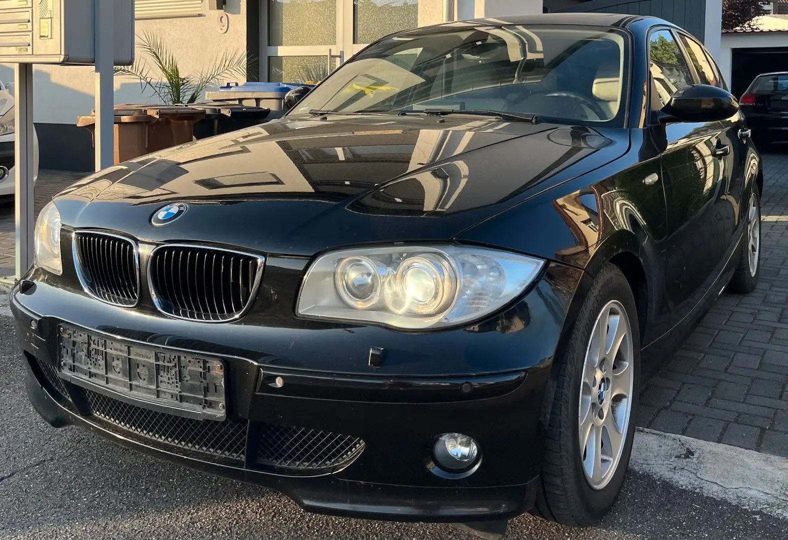 BMW 120 d XENON NAVI AHK SCHIEBEDACH LEDER PDC TOP Schwarz - 2