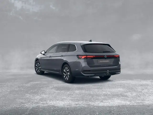 Volkswagen Passat view 5