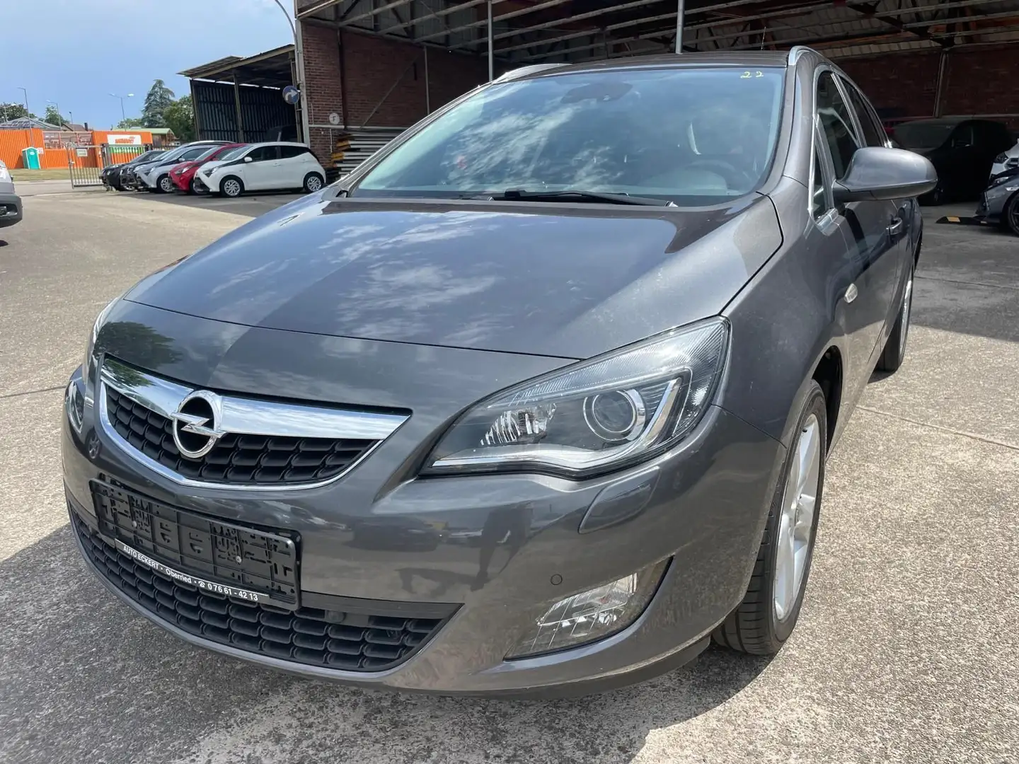 Opel Astra J Sports Tourer Sport/XENON/SHZ/SPORTSITZE Grau - 1