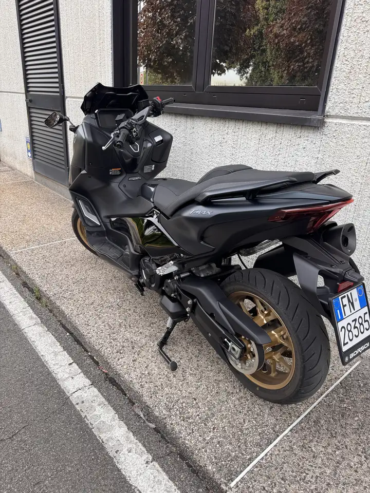 Yamaha Tmax 560