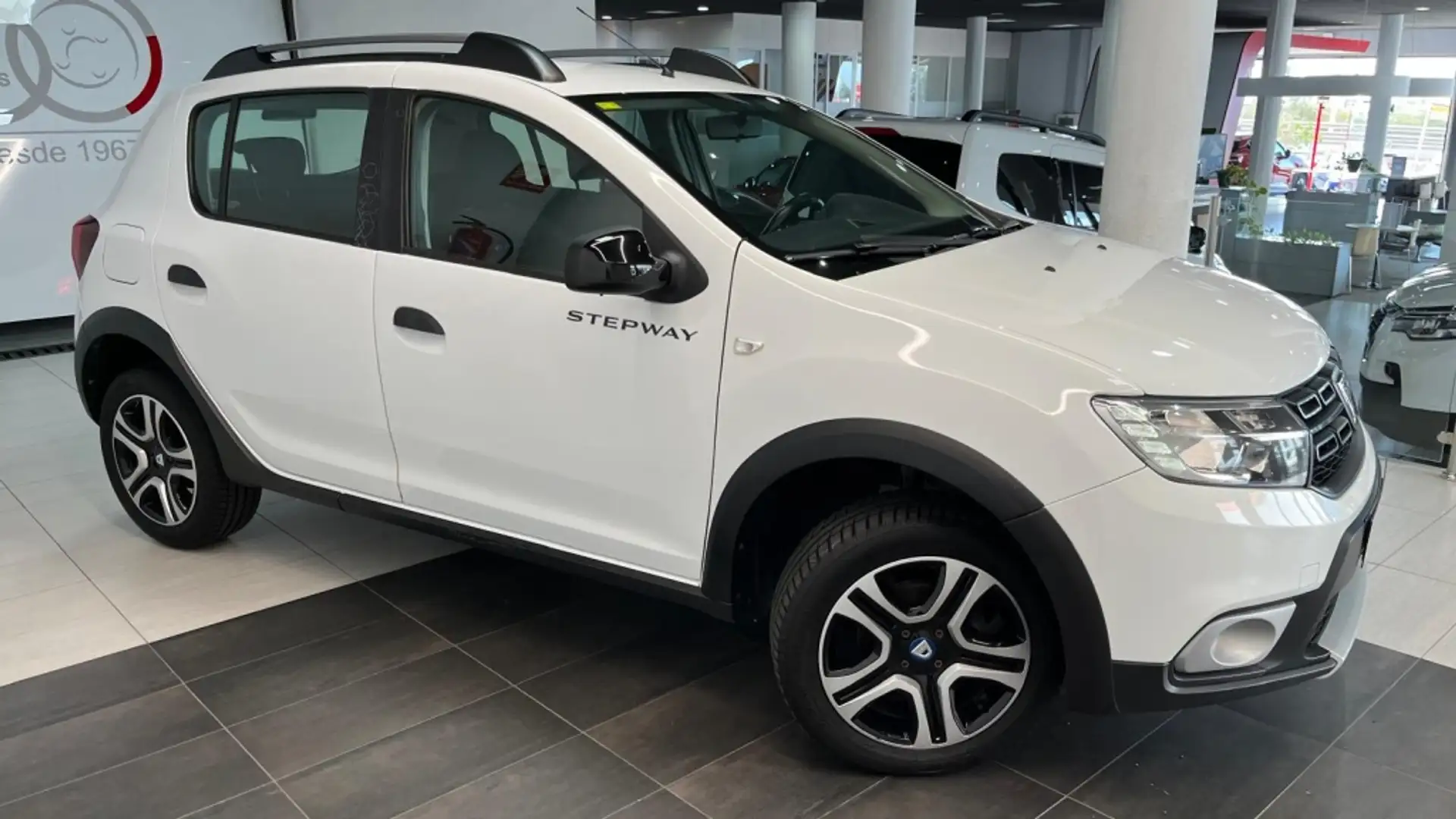Dacia Sandero 1.0 TCE Stepway Serie Limitada Aniversario 74kW Weiß - 2