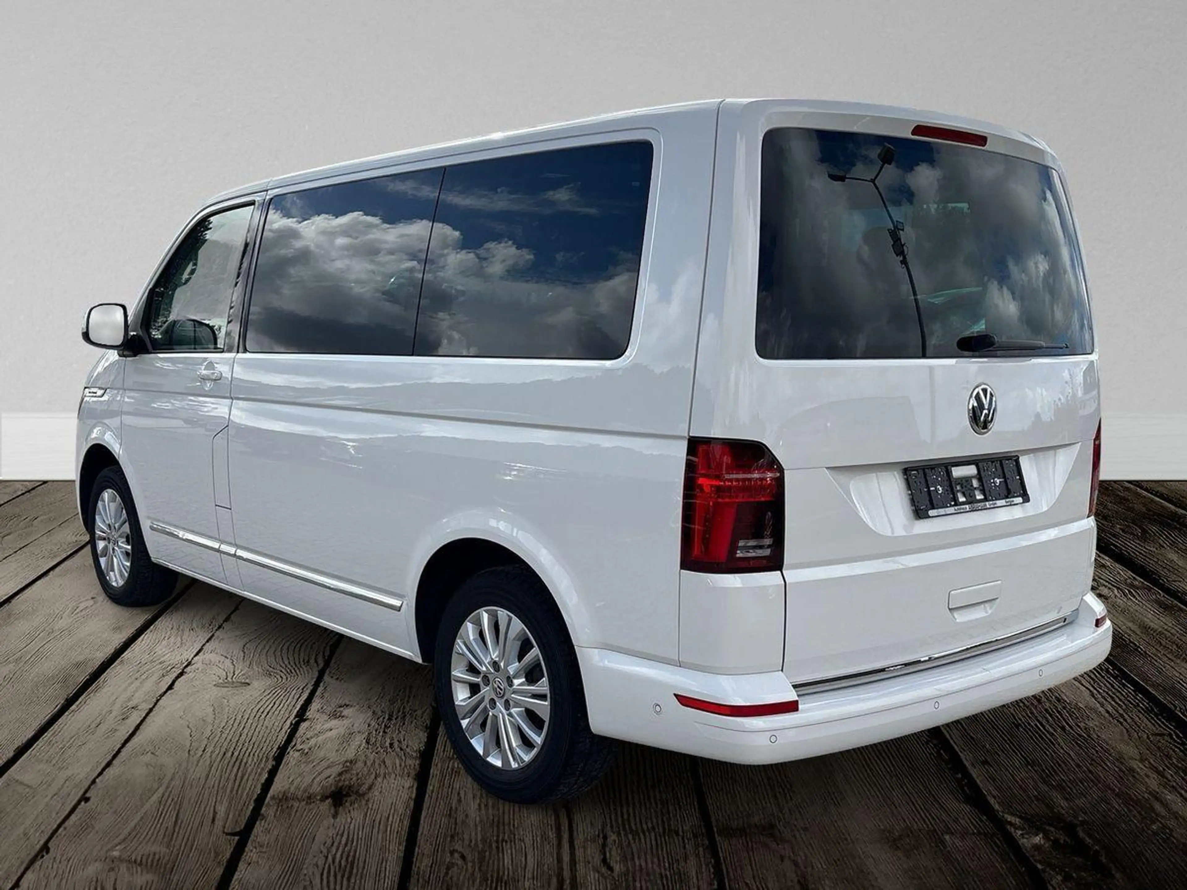 Volkswagen T6.1 Transporter T6.1 Multivan 2.0 TDI — photo 4