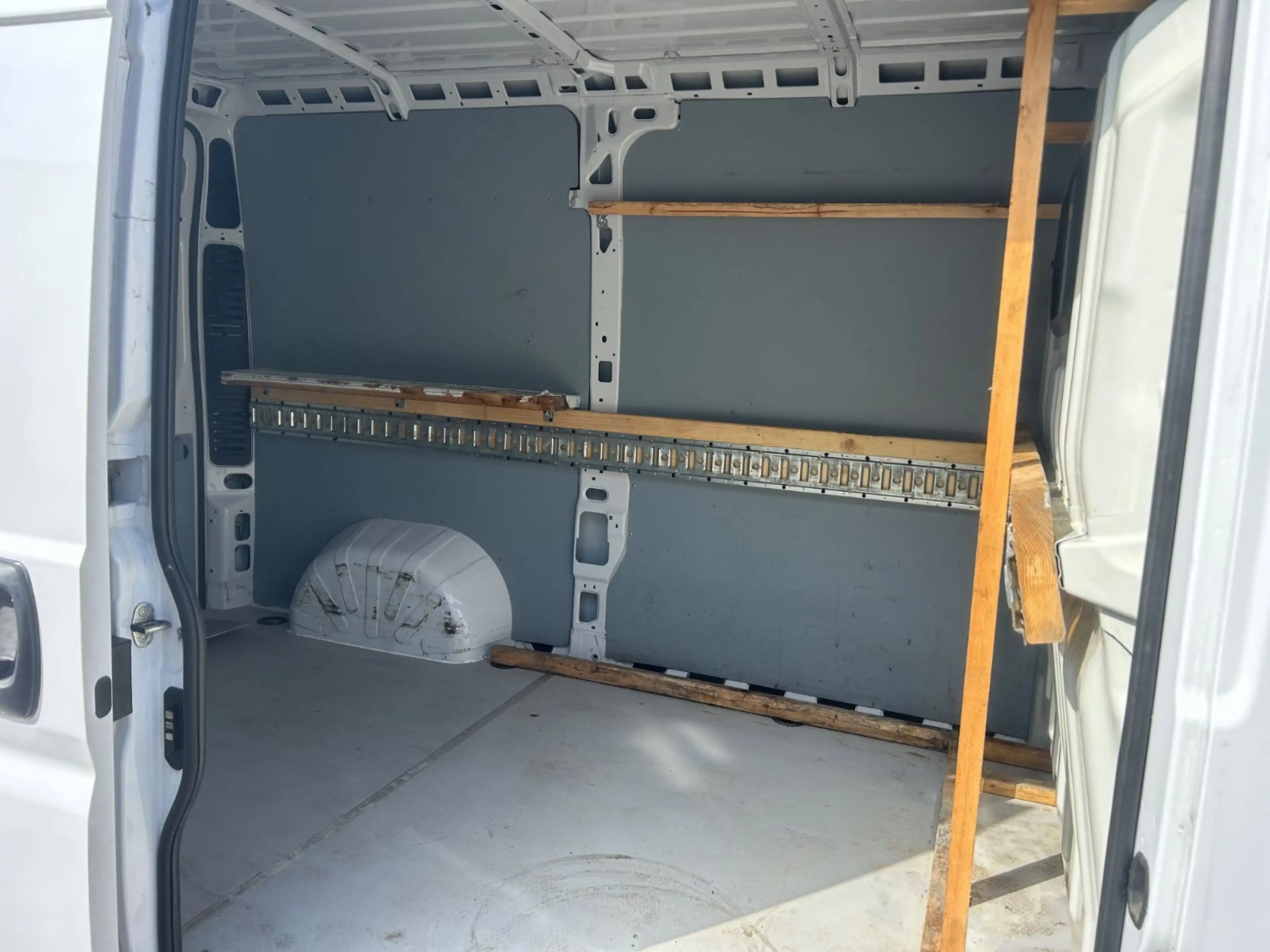 Peugeot Boxer 2.2 BlueHDI L2H2 Lift — photo 11