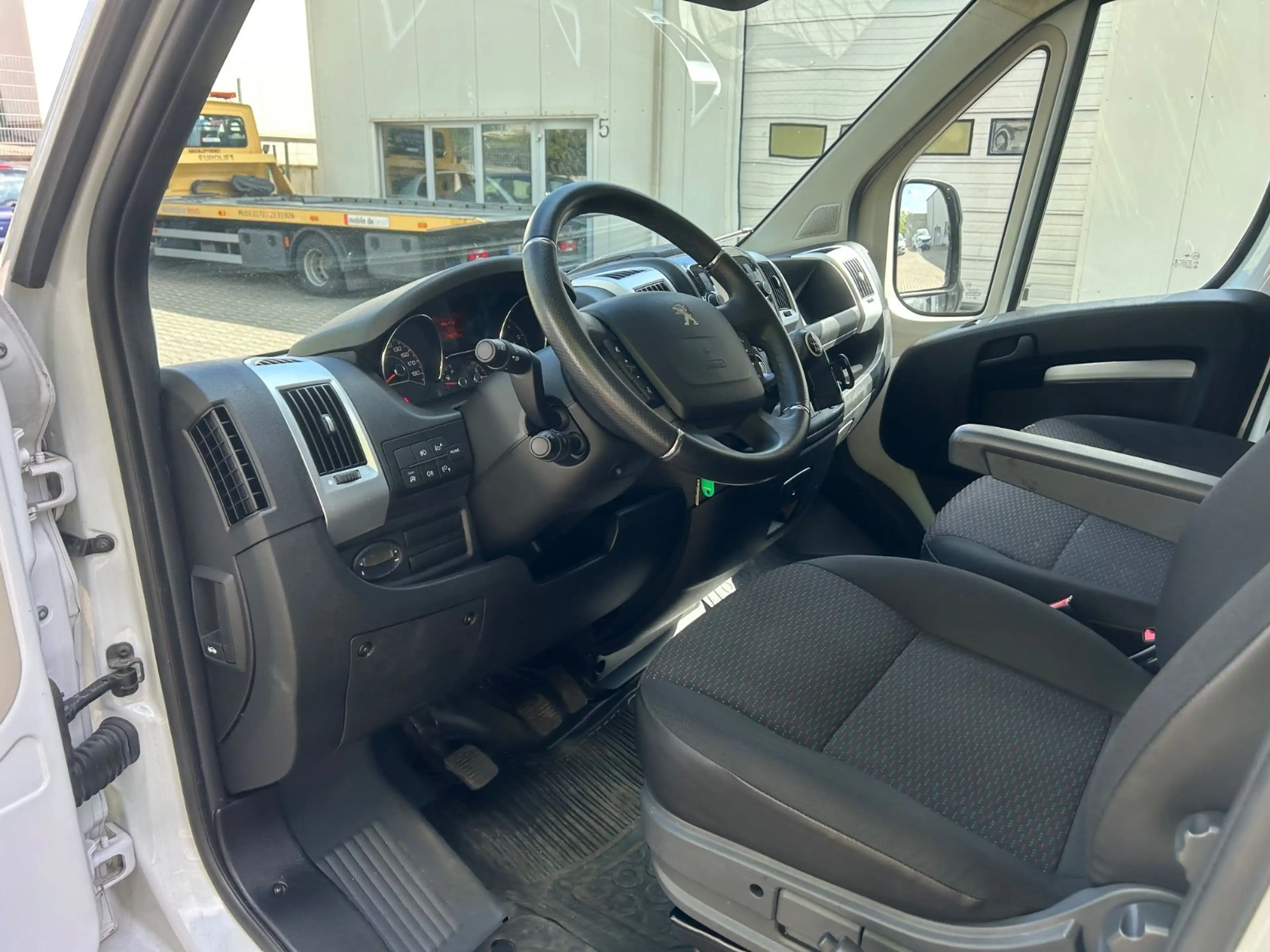 Peugeot Boxer 2.2 BlueHDI L2H2 Lift — photo 10