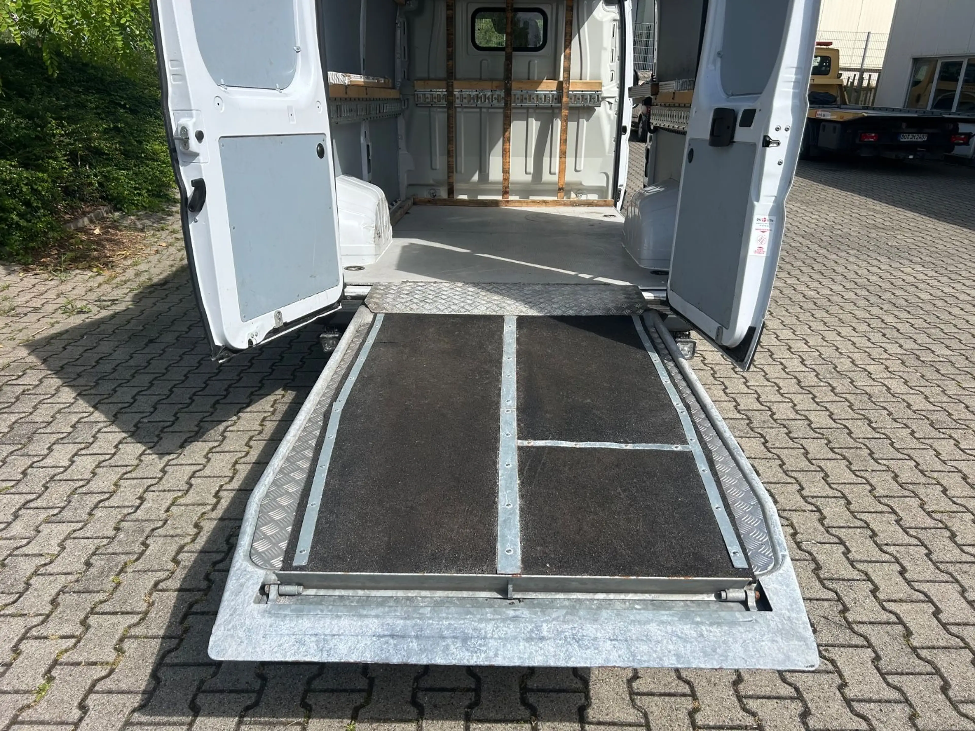 Peugeot Boxer 2.2 BlueHDI L2H2 Lift — photo 12
