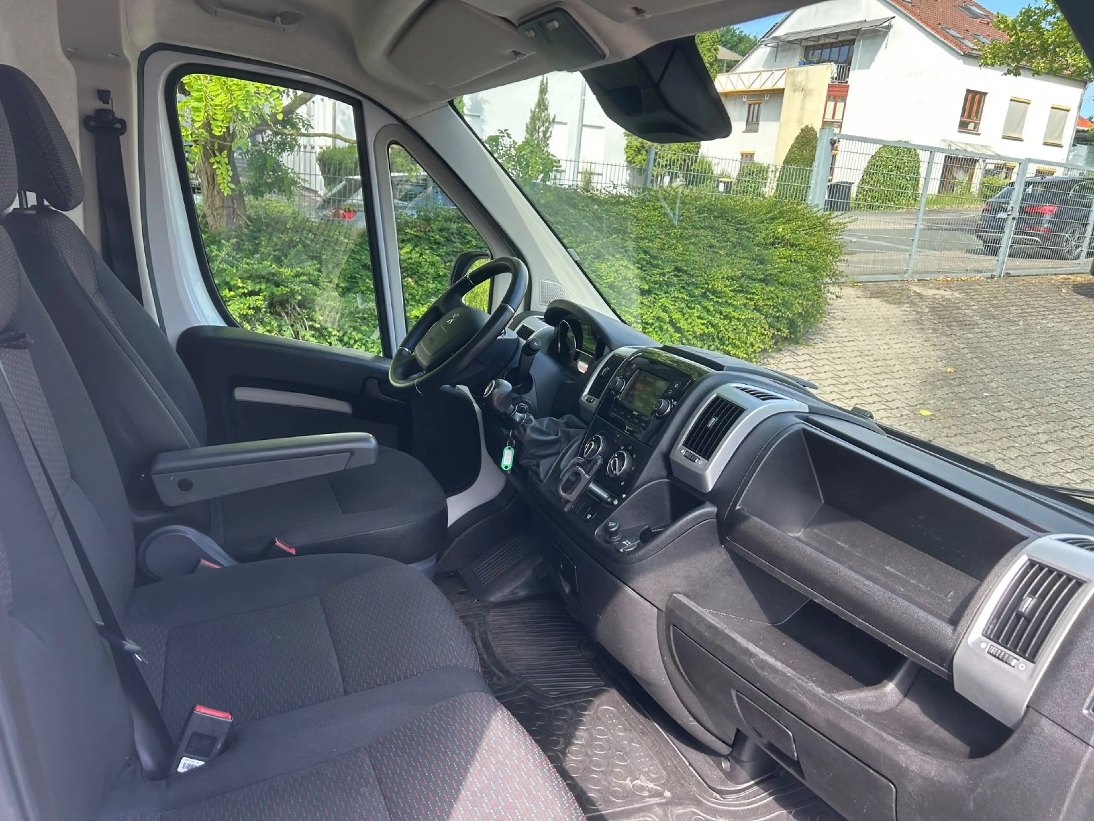 Peugeot Boxer 2.2 BlueHDI L2H2 Lift — photo 9