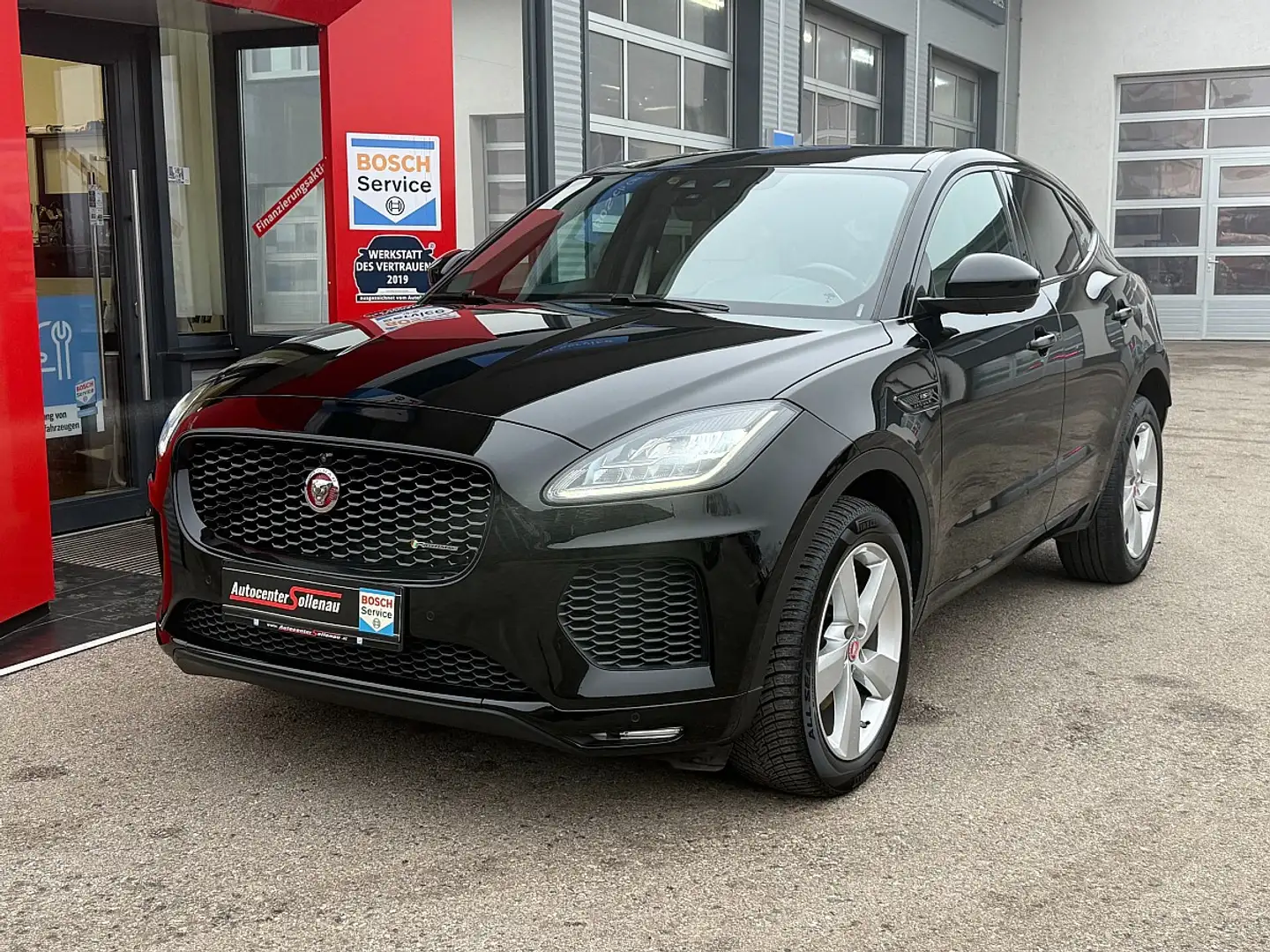 Jaguar E-Pace 2.0DI4 D150 R-Dynamic HSE AWD Aut. Noir - 1