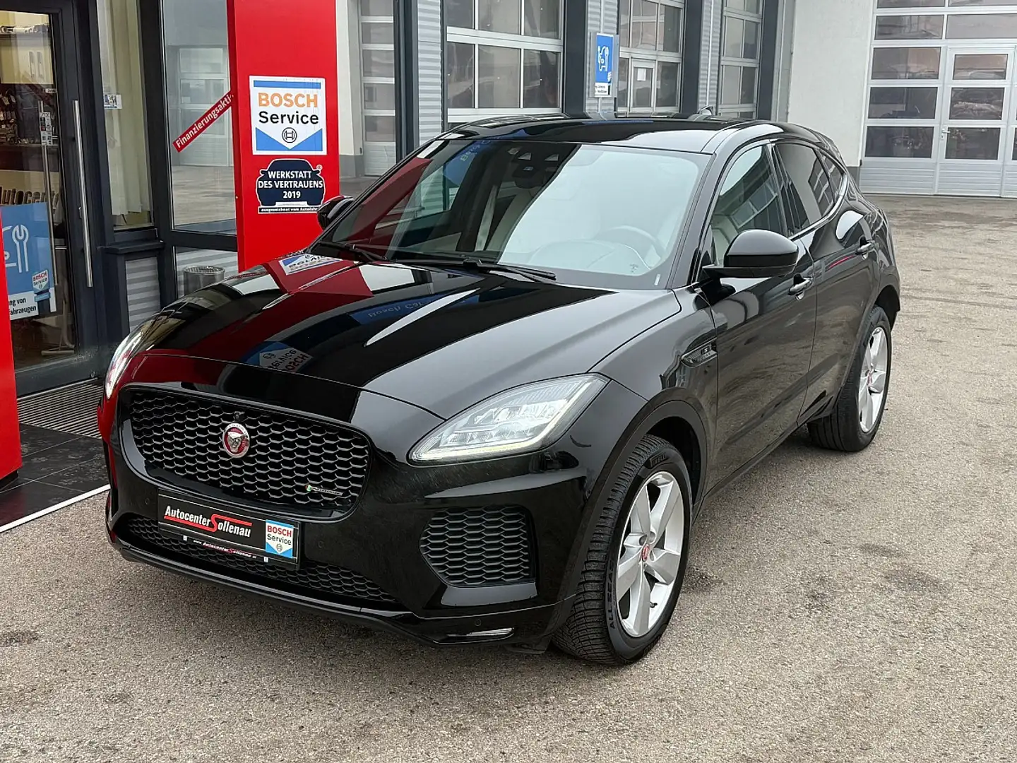 Jaguar E-Pace 2.0DI4 D150 R-Dynamic HSE AWD Aut. Noir - 2