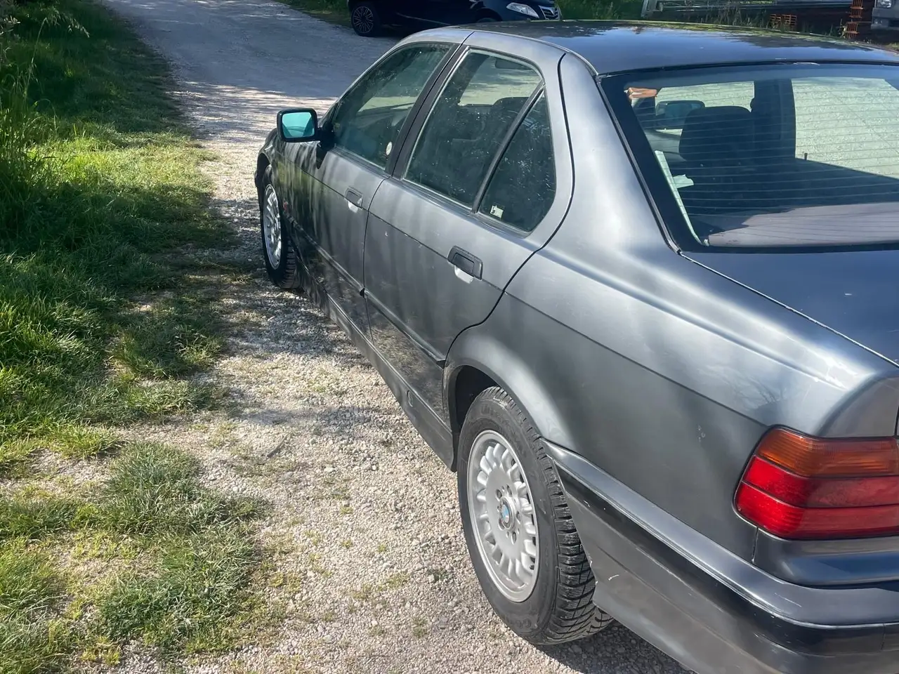 BMW 316i Edition, foto 4