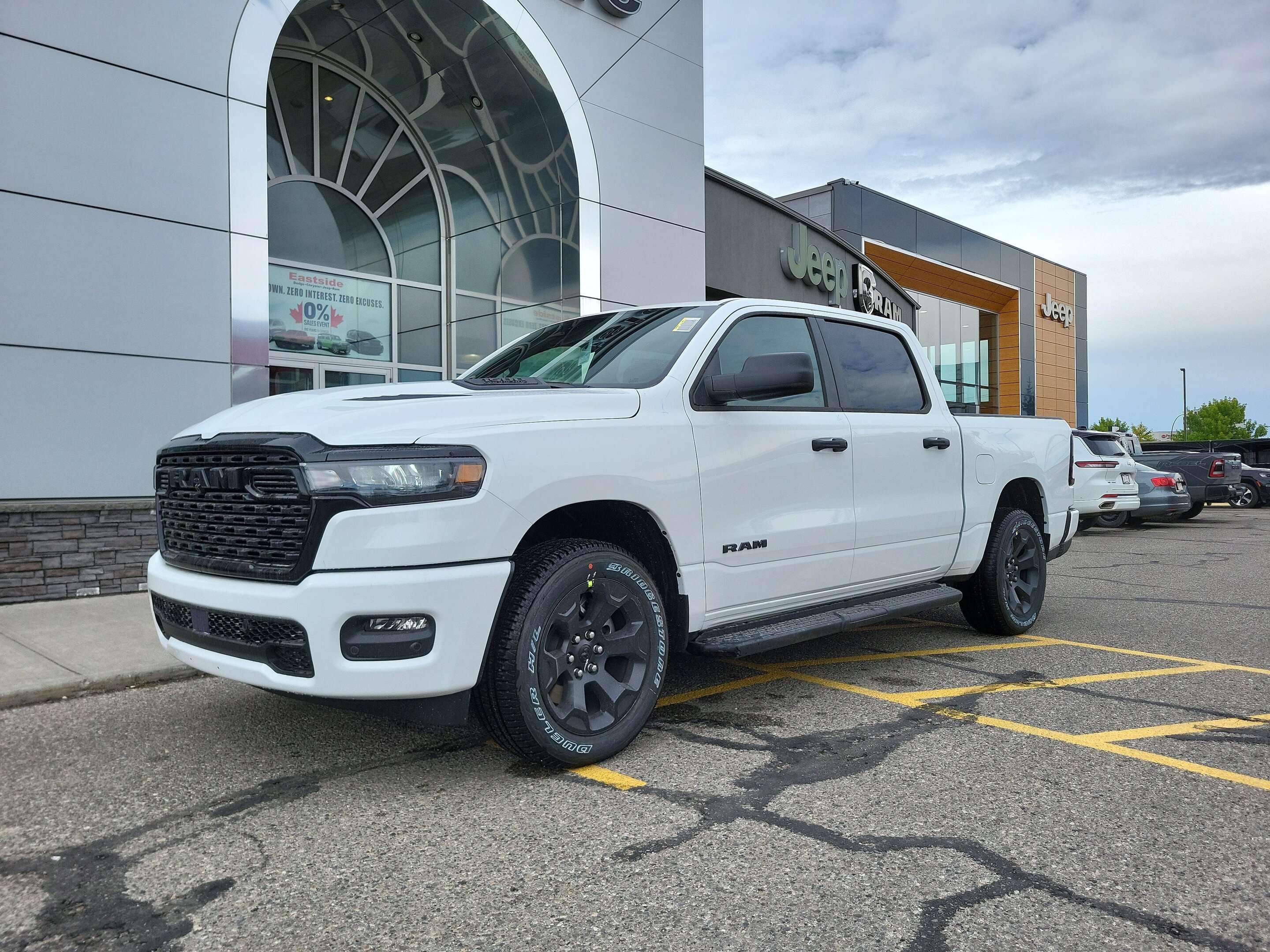 2026 RAM 1500 Black Express Running Boards/20in Wheels/Sporthood