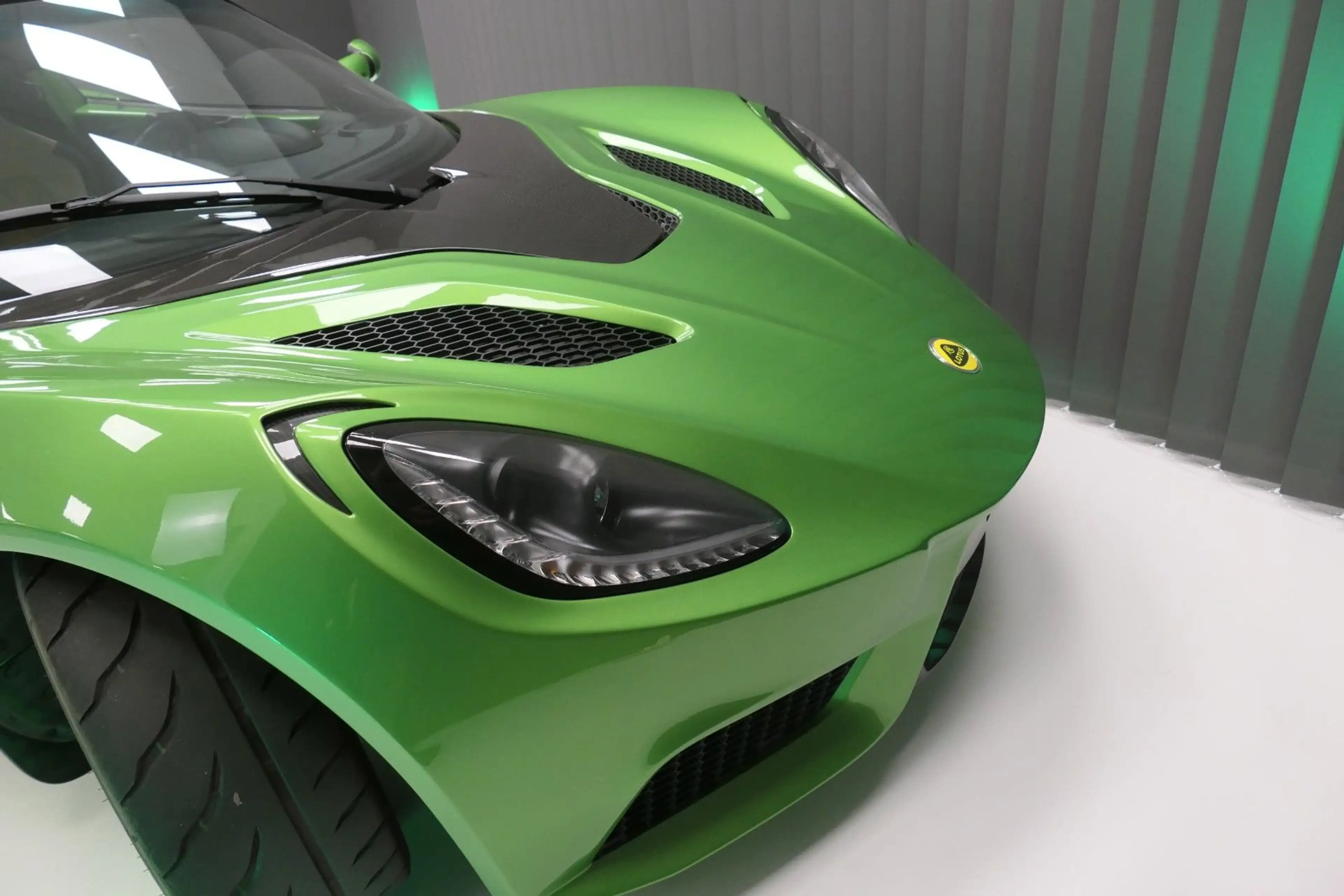 Lotus Elise Supercharged Detroit Electric SP:01 — photo 12