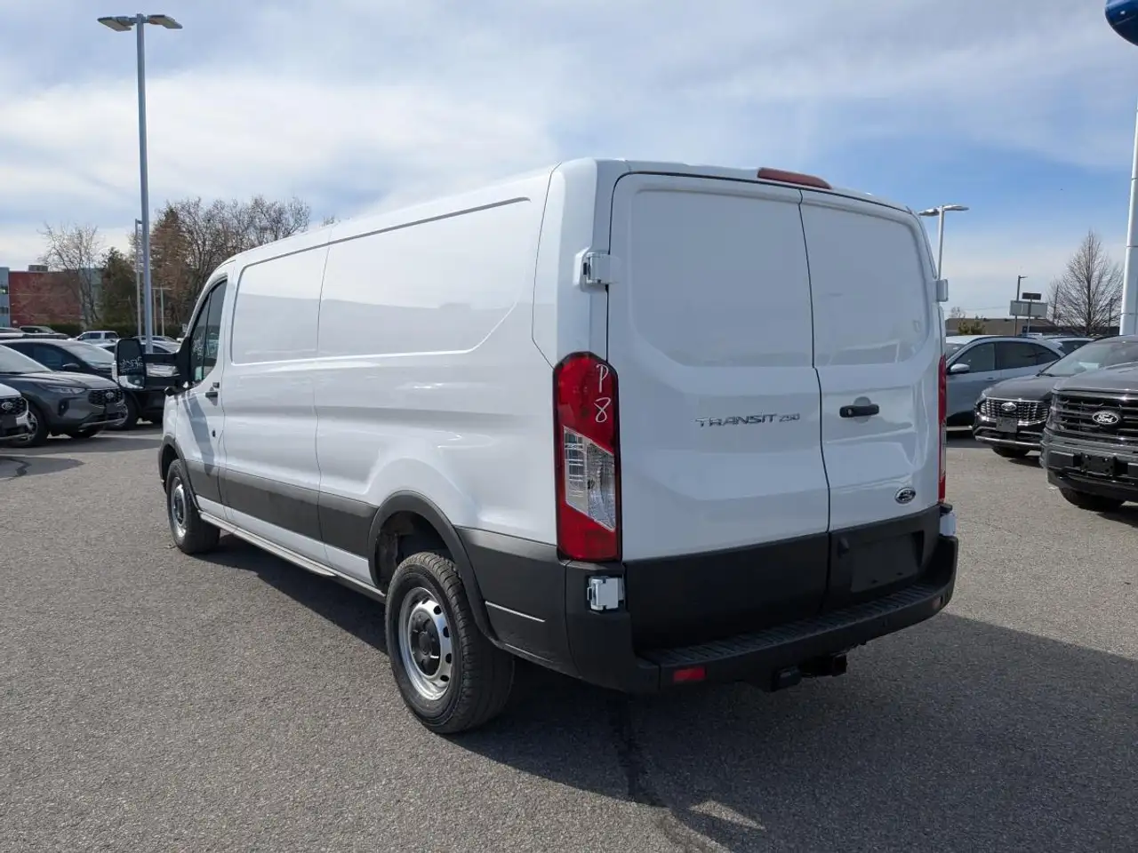 Ford Transit Cargo Van снимка Ford Transit Cargo Van
