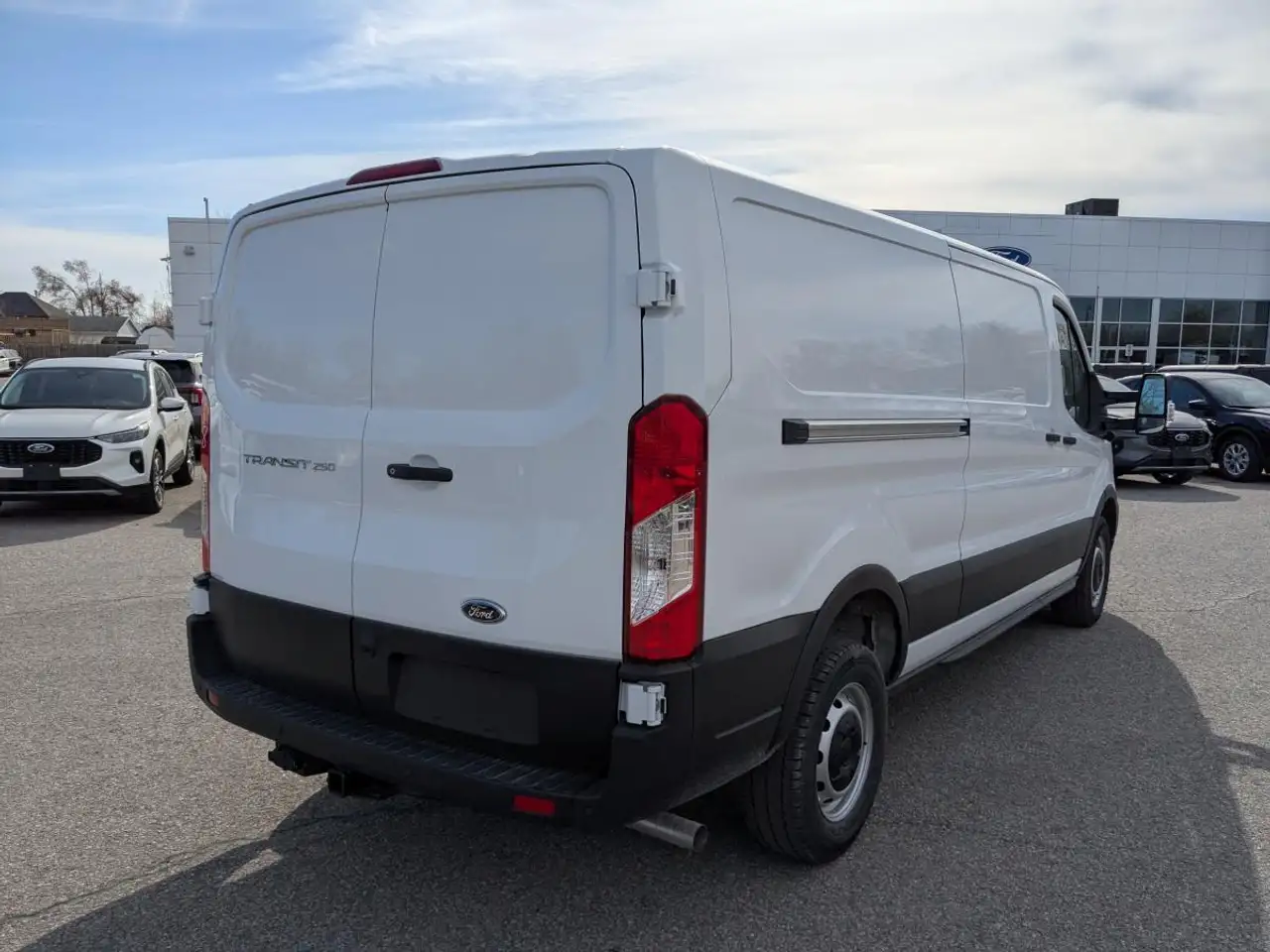 Ford Transit Cargo Van снимка Ford Transit Cargo Van