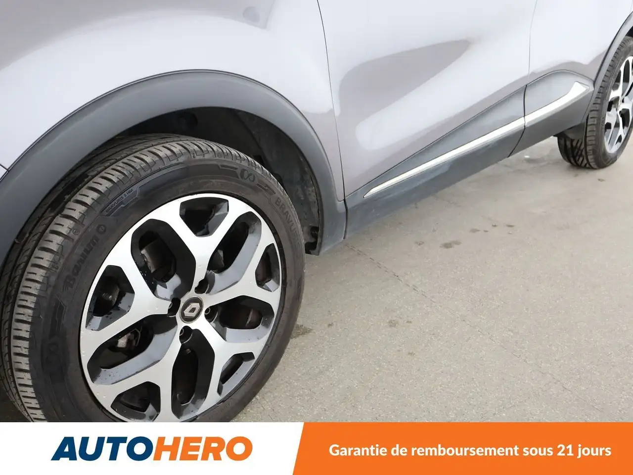 Renault Captur — photo 28