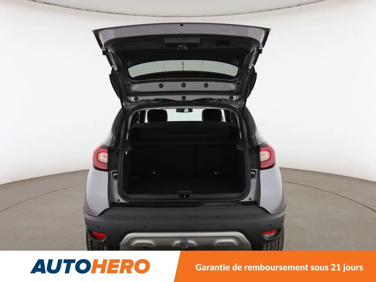 Renault Captur — photo 16