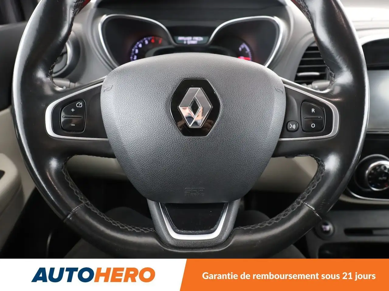 Renault Captur — photo 19