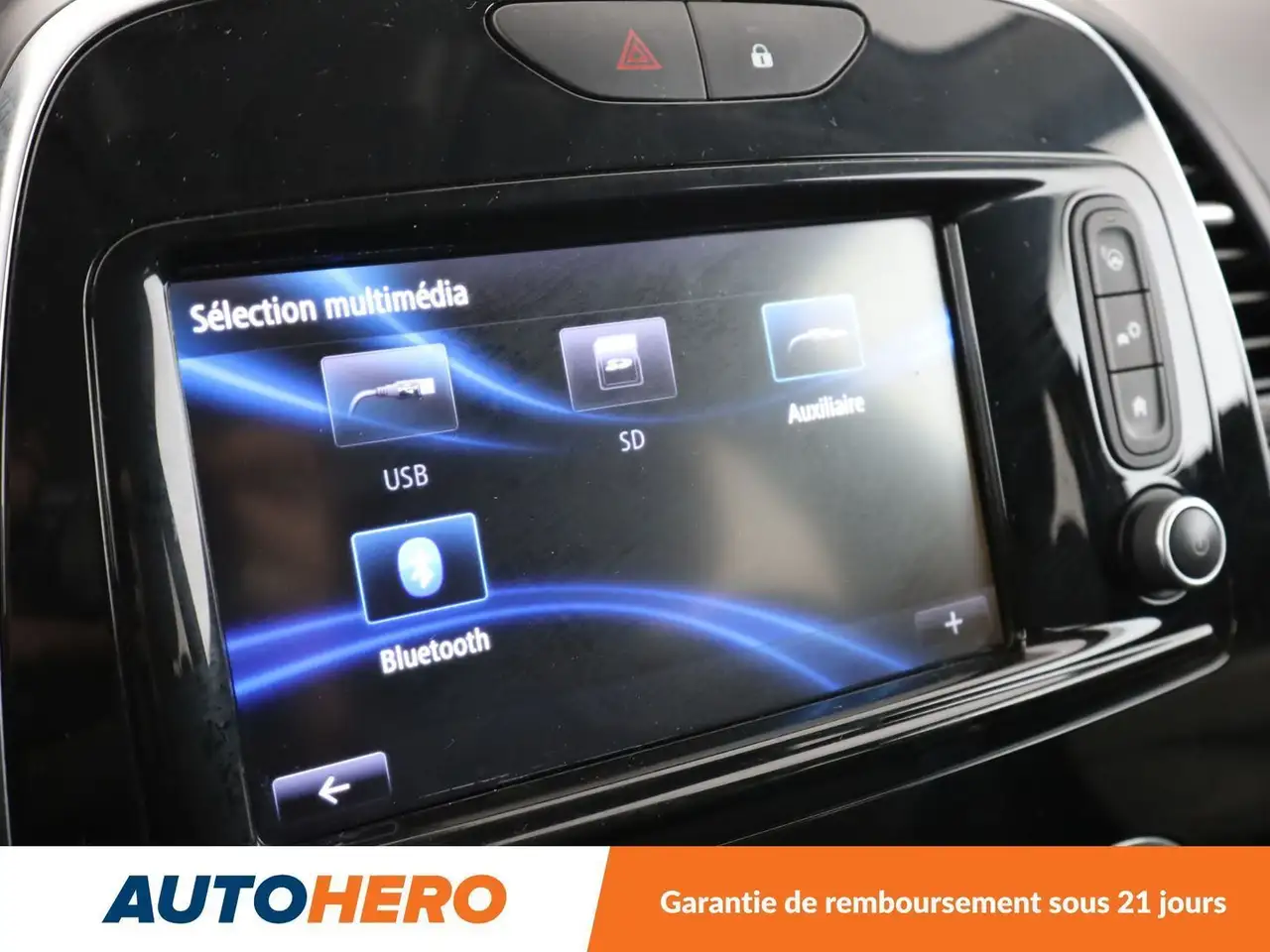 Renault Captur — photo 22