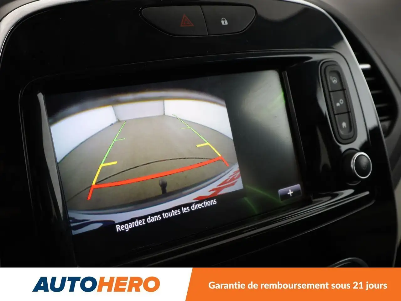 Renault Captur — photo 23