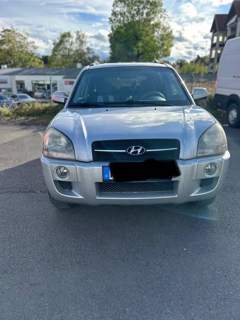 Hyundai TUCSON 2.0 GLS (2WD) Grau - 1