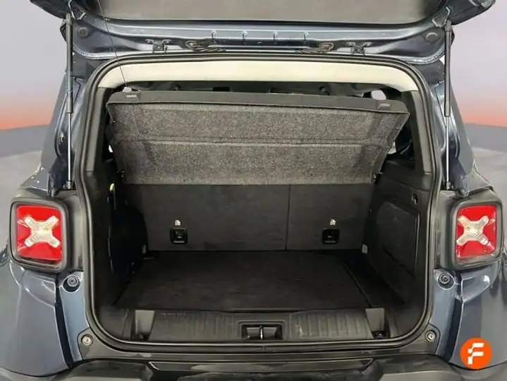 Jeep Renegade 2023, foto 11