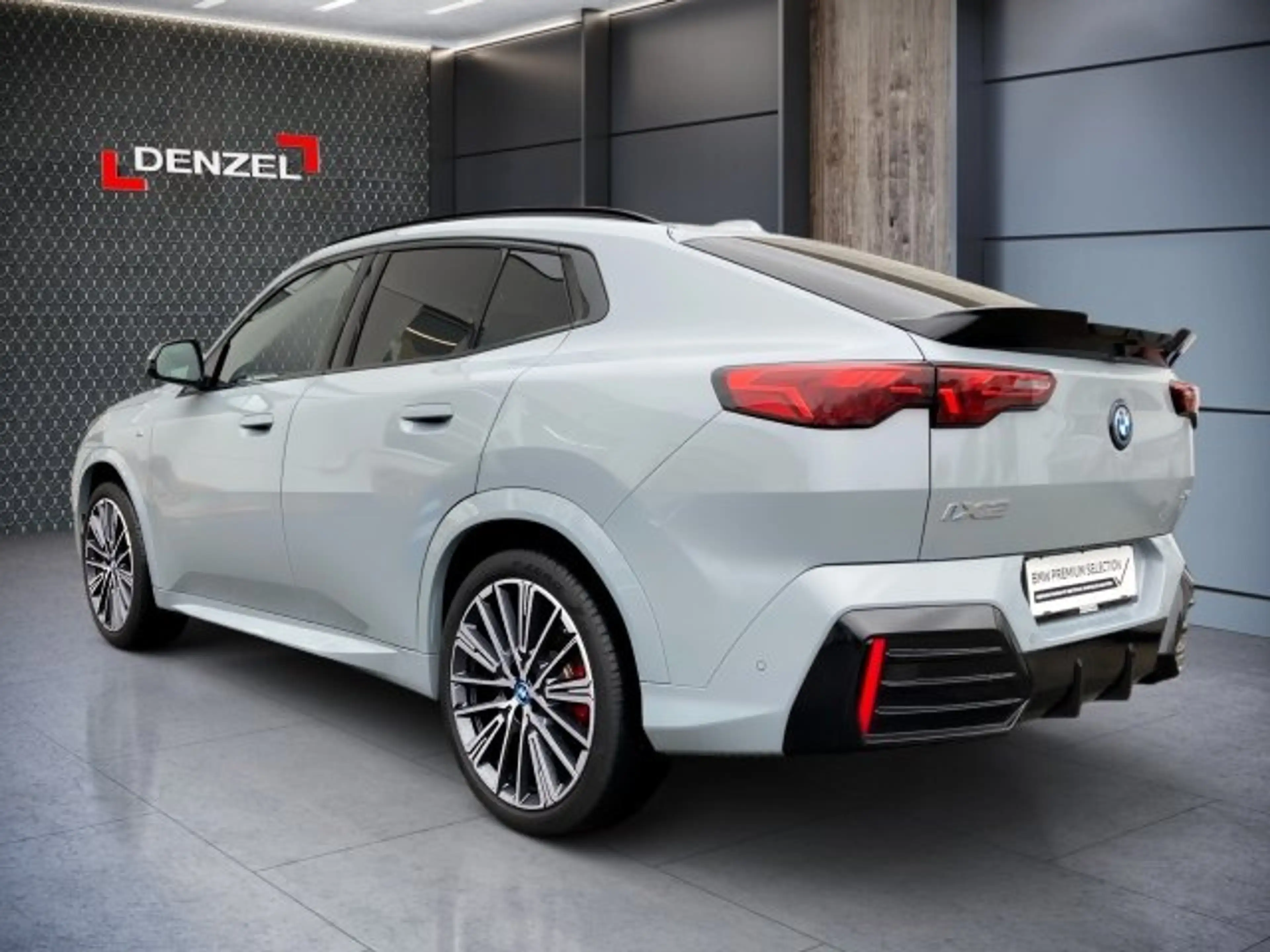 BMW iX2 xDrive30 U10 — photo 3