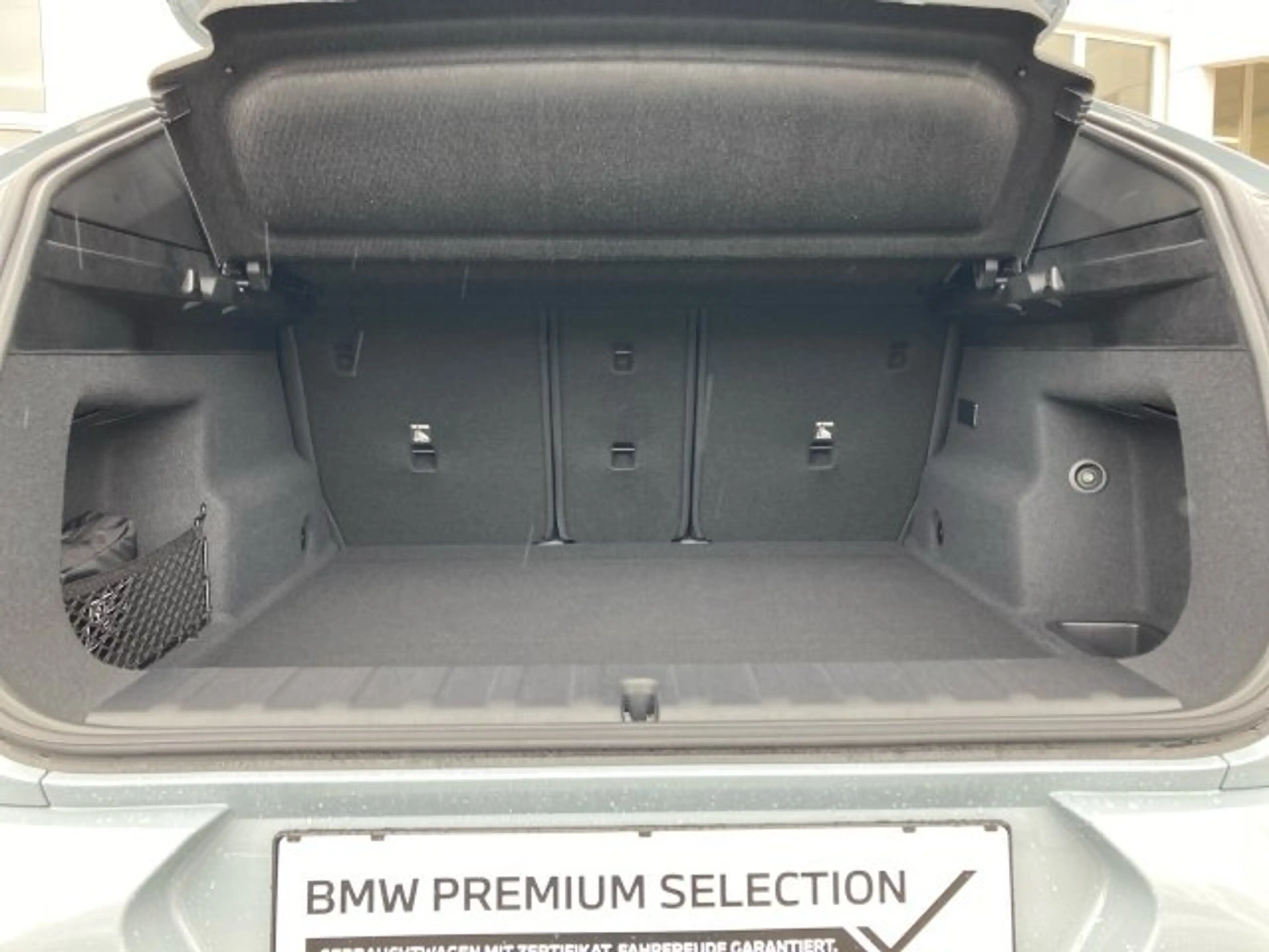 BMW iX2 xDrive30 U10 — photo 10