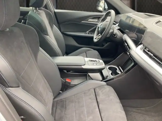 BMW iX2 xDrive30 U10 Ansicht 6