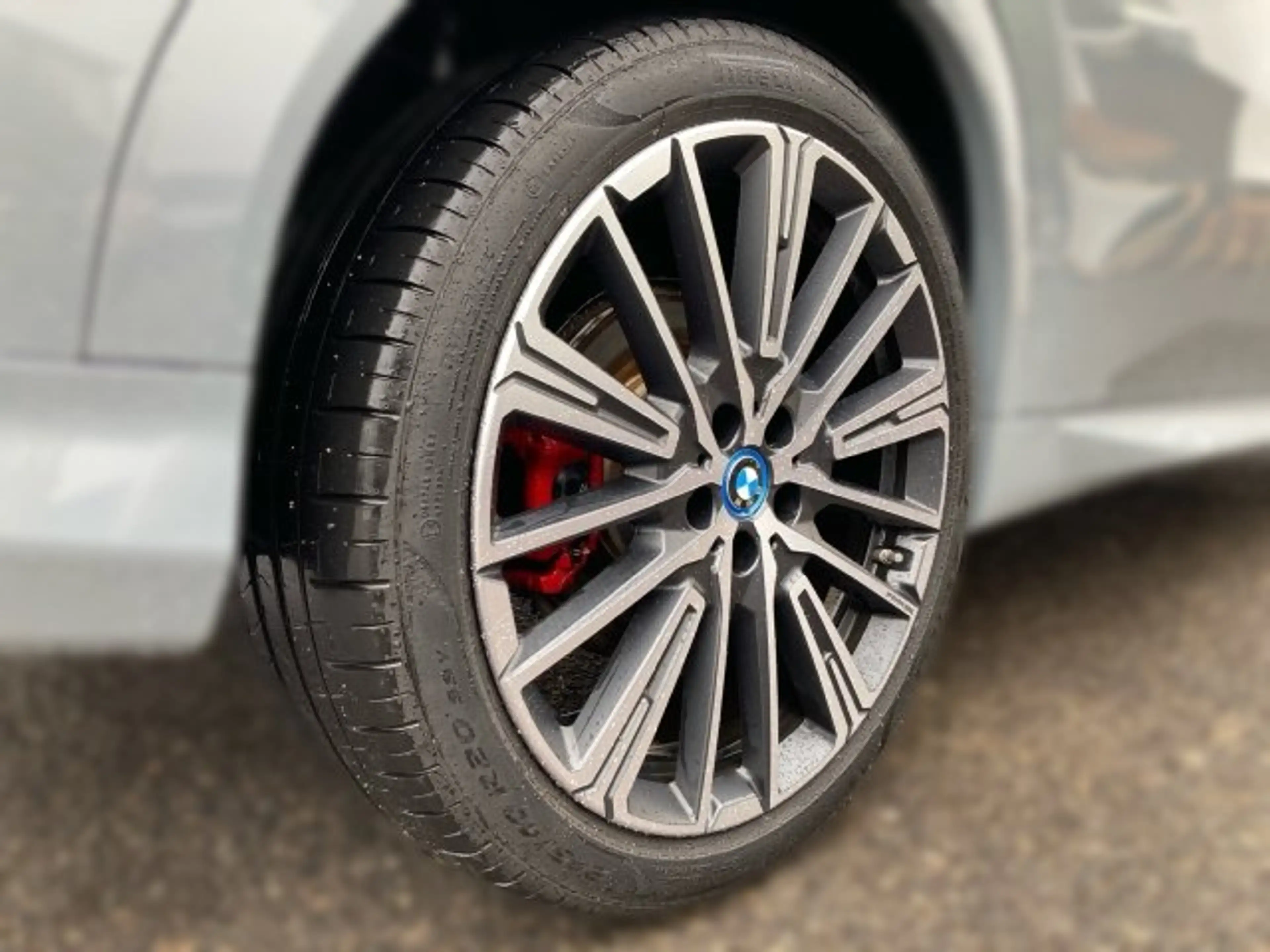 BMW iX2 xDrive30 U10 — photo 5