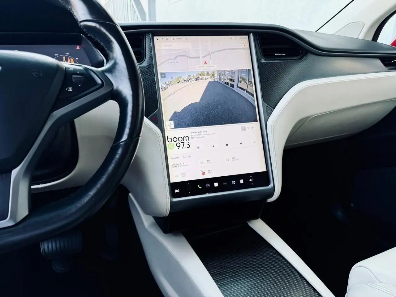 Tesla Model X photo Tesla Model X