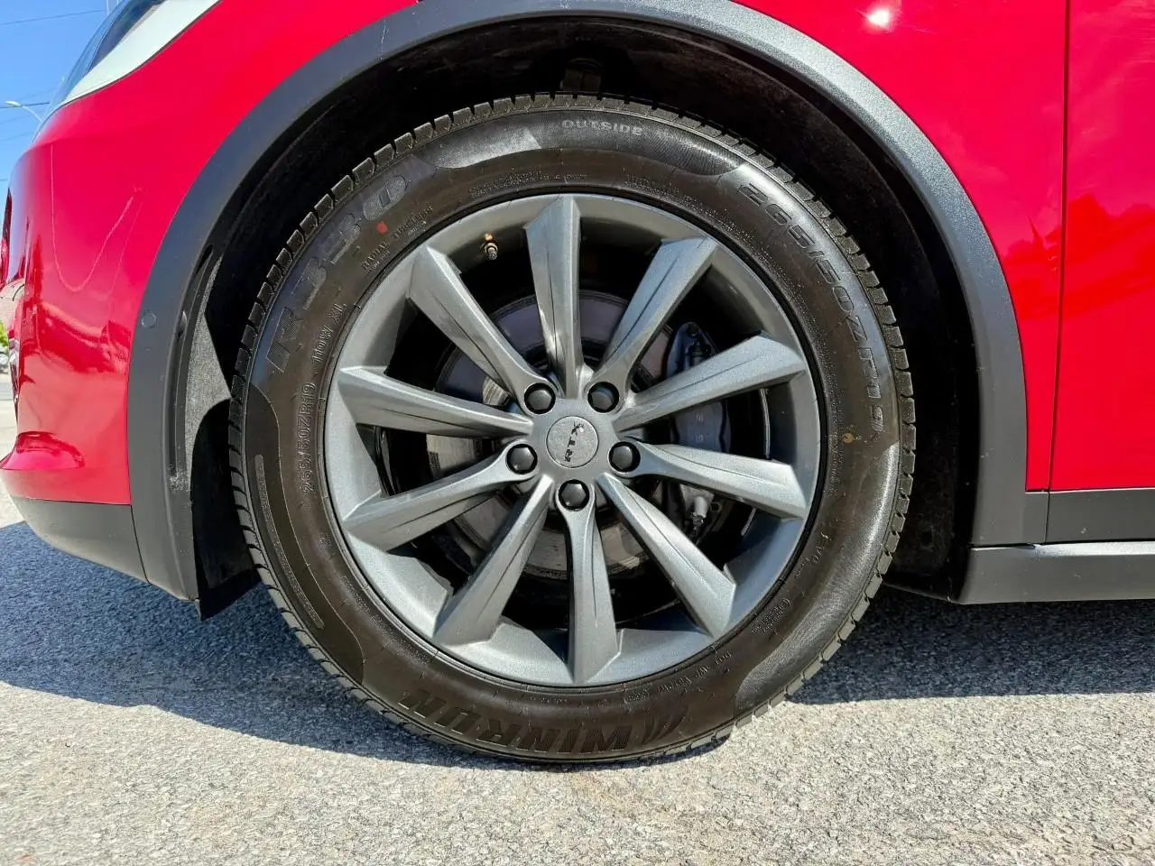 Tesla Model X photo Tesla Model X
