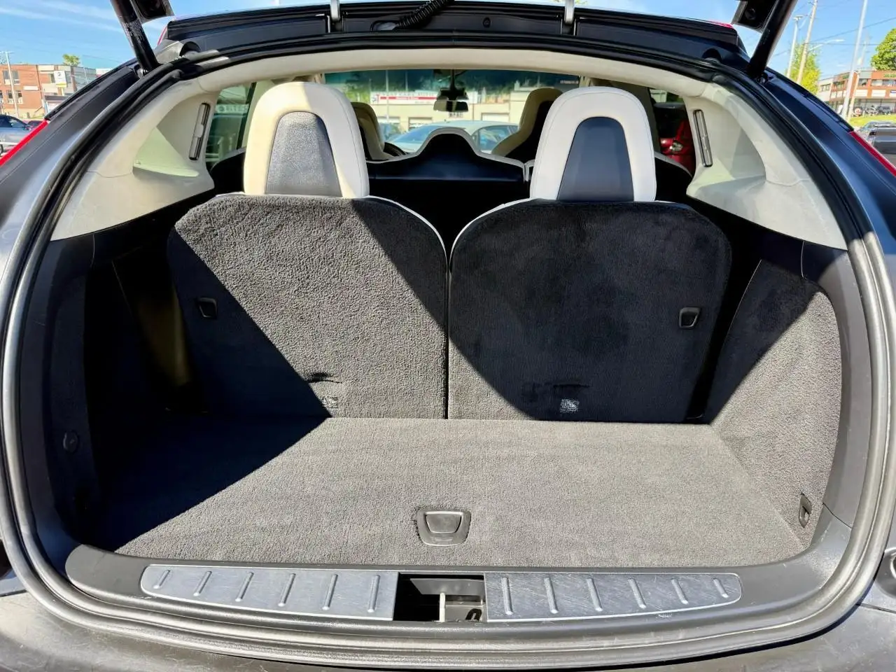 Tesla Model X photo Tesla Model X