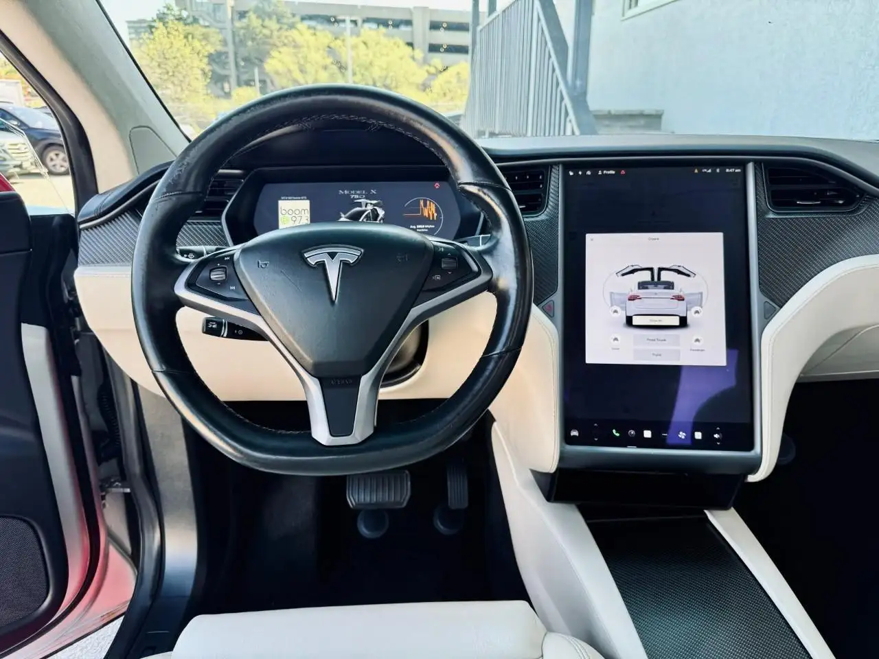 Tesla Model X photo Tesla Model X
