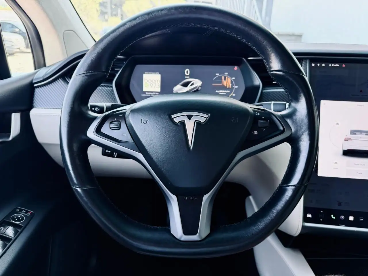 Tesla Model X photo Tesla Model X