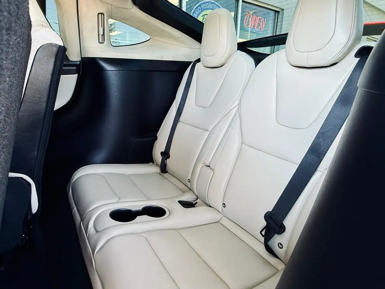 Tesla Model X photo Tesla Model X