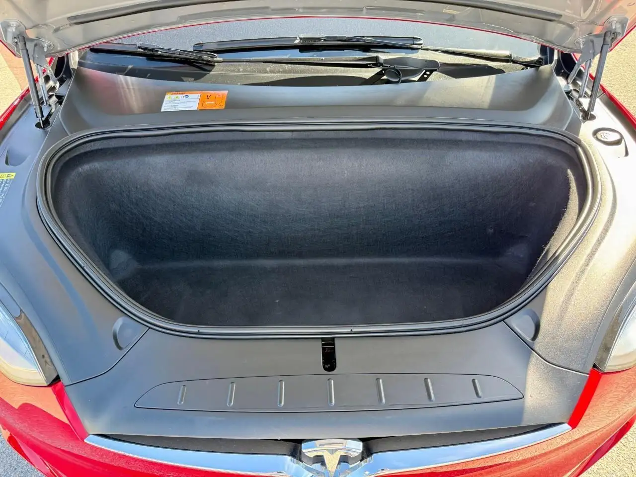 Tesla Model X photo Tesla Model X