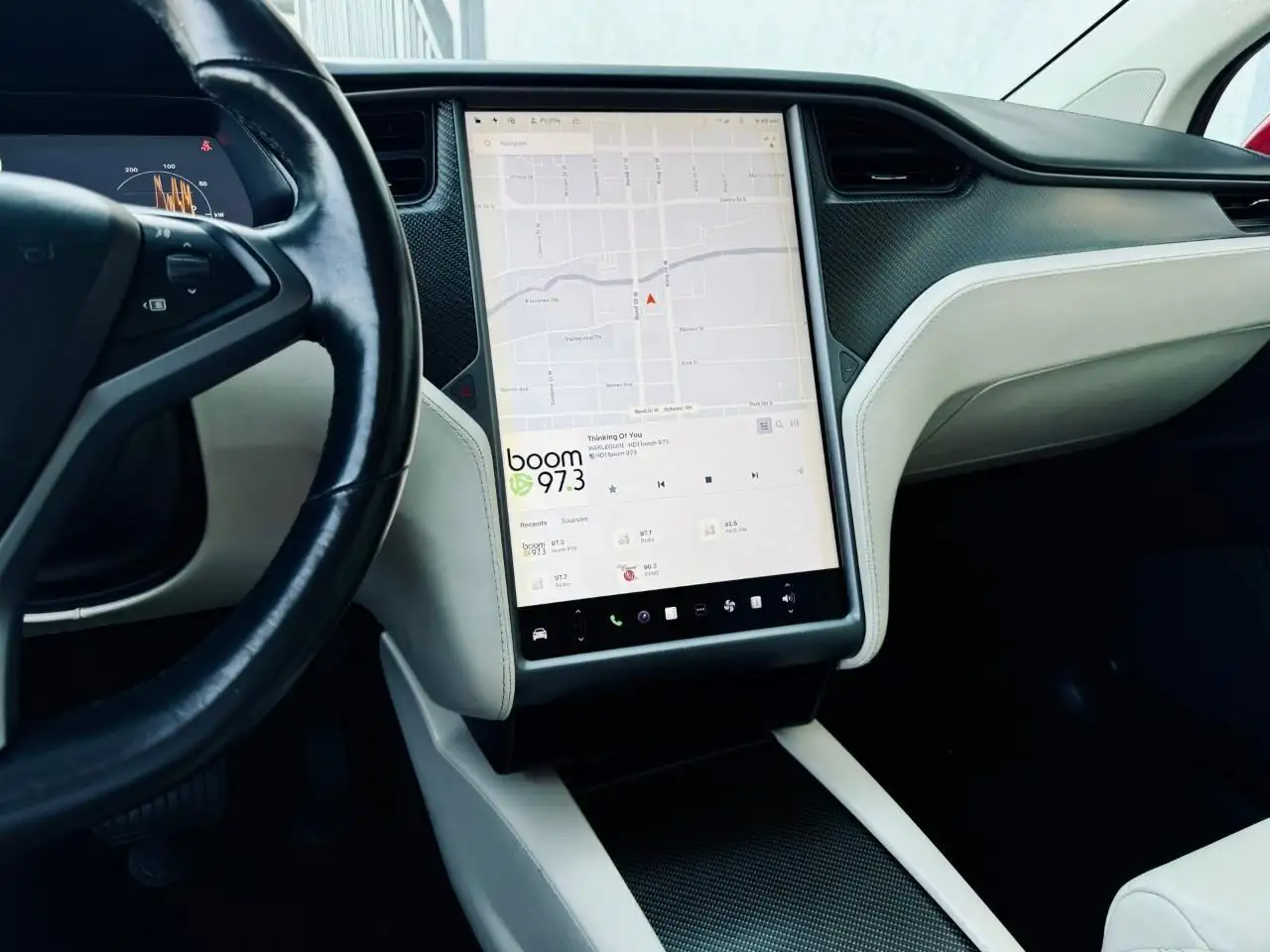 Tesla Model X photo Tesla Model X