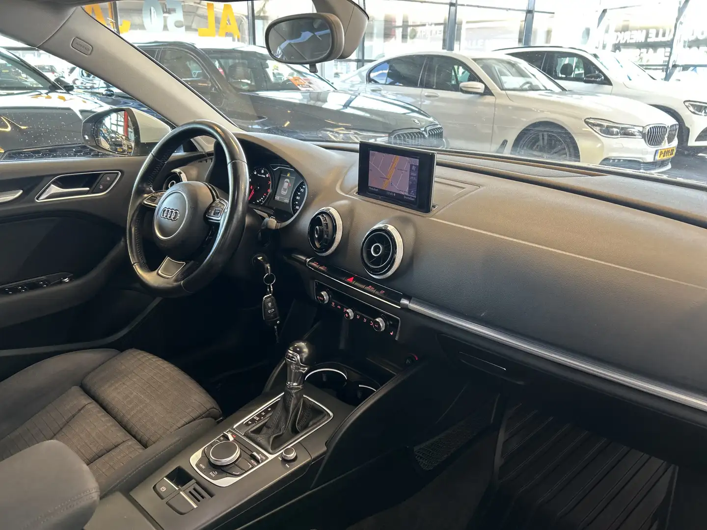 Audi A3 Limousine 1.8 TFSI S-Line Automaat | 240PK | RS3 U Wit - 2